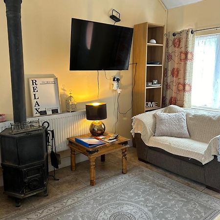 Padoro Lodge Kildare Bagian luar foto