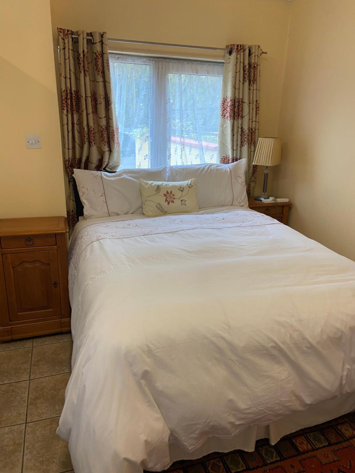 Padoro Lodge Kildare Bagian luar foto